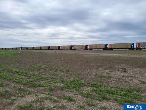 551 Railroad St, Hallam, NE 68368