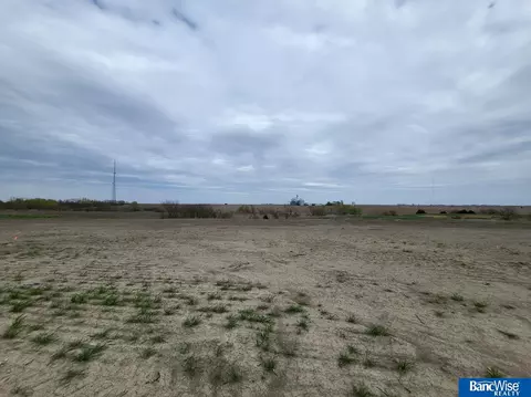640 S Front St, Hallam, NE 68368