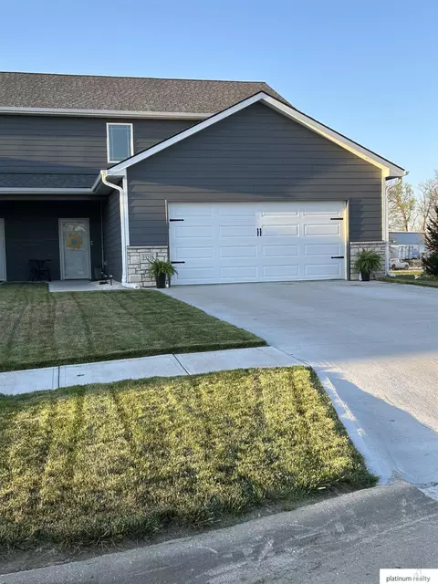 23210 Agee Cir, Waterloo, NE 68069
