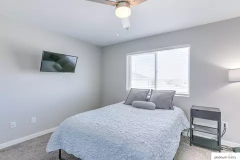 Bedroom - 23210 Agee Cir, Waterloo, NE 68069 photo 4 of 8