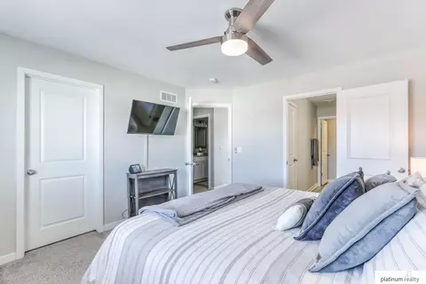 Bedroom - 23210 Agee Cir, Waterloo, NE 68069 photo 3 of 8