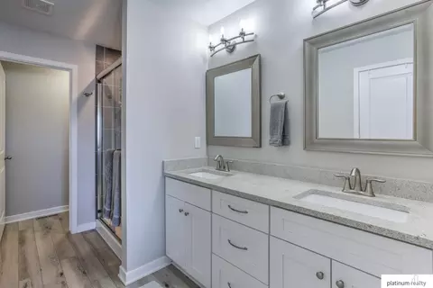 Bath - 23210 Agee Cir, Waterloo, NE 68069 photo 3 of 5