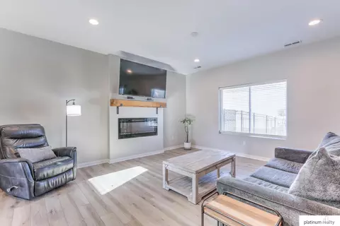 Living - 23210 Agee Cir, Waterloo, NE 68069 photo 1 of 4