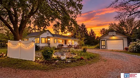 1710 K St, Fairbury, NE 68352