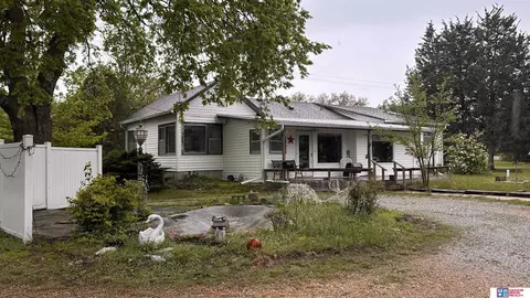1710 K St, Fairbury, NE 68352