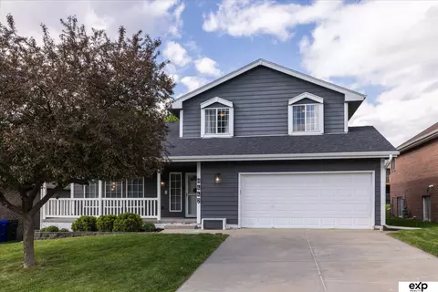 8442 Craig Ave, Omaha, NE 68122