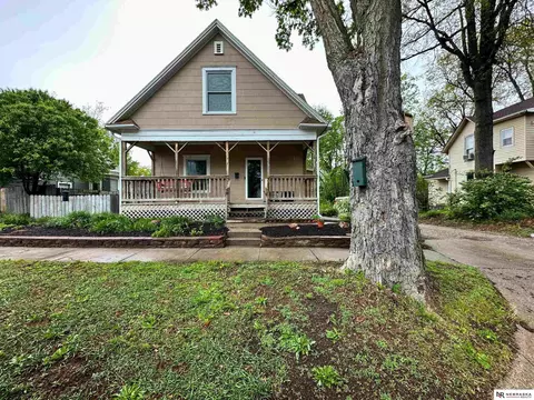 225 N 32nd St, Lincoln, NE 68503