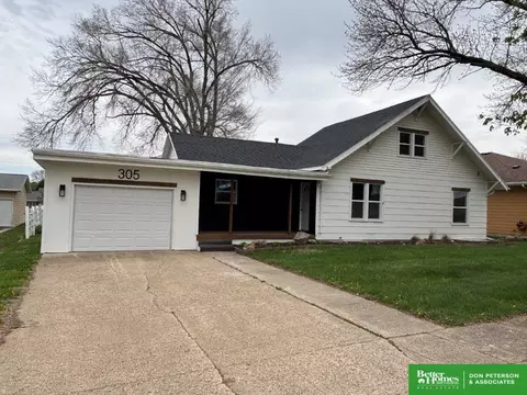 305 S Cedar Ave, Hartington, NE 68739