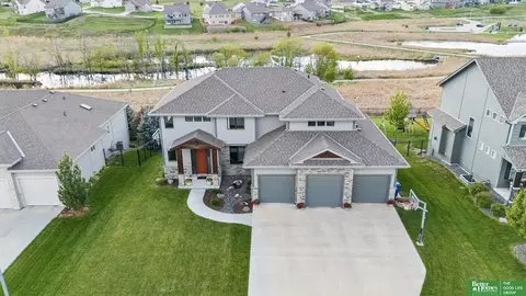 10414 S 106 St, Papillion, NE 68046