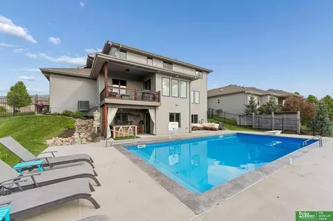 10414 S 106 St, Papillion, NE 68046