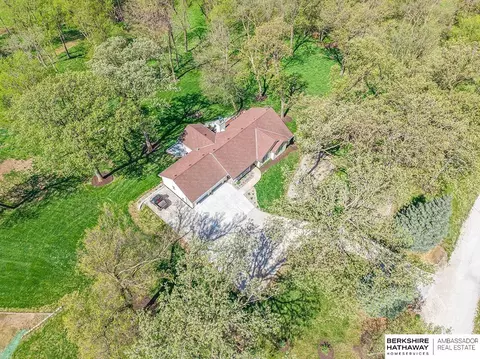 19337 Shadow Ave, Honey Creek, IA 51542