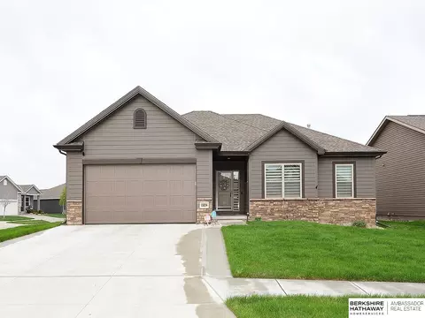 13014 S 50th St, Papillion, NE 68133