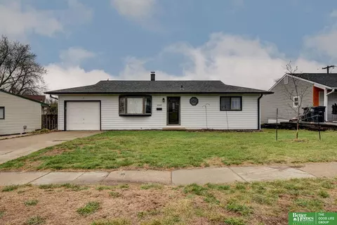 4542 Vinton St, Omaha, NE 68106