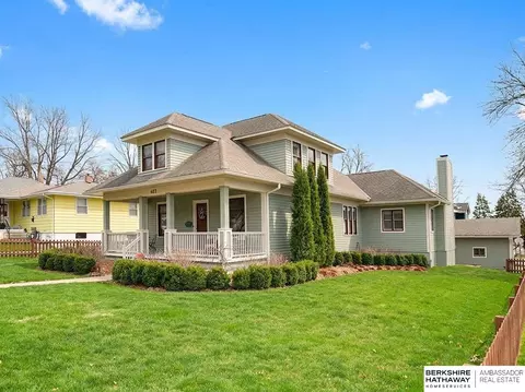 403 E 3rd St, Papillion, NE 68046