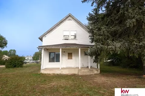 305 N Cedar St, Red Cloud, NE 68970