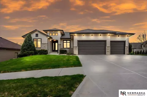 19002 Cuming Cir, Elkhorn, NE 68022