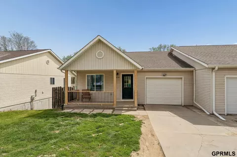 910 S 1st St, Plattsmouth, NE 68048