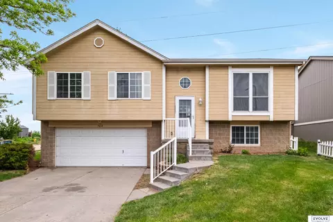 7614 Howell St, Omaha, NE 68122