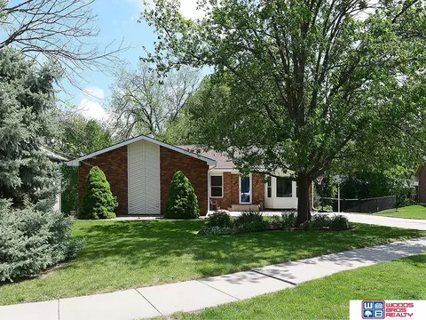 5610 S 68th Street Ct, Lincoln, NE 68516