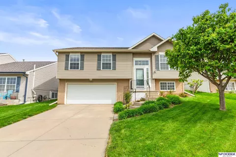 15358 Mormon St, Bennington, NE 68007