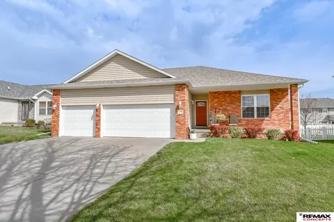 8750 Garland St, Lincoln, NE 68505