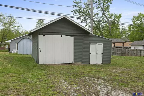 Exterior - 728 N 3rd St, Seward, NE 68434 photo 4 of 4
