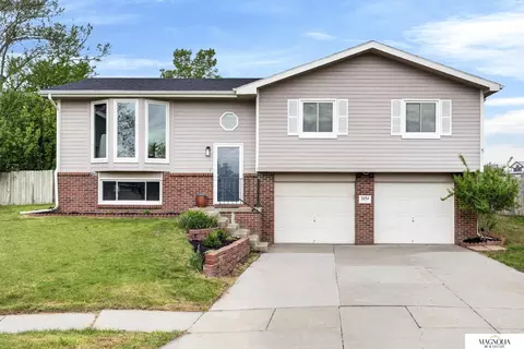 3434 Timber Ridge Cir, Lincoln, NE 68522