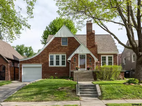 6014 Poppleton Ave, Omaha, NE 68106