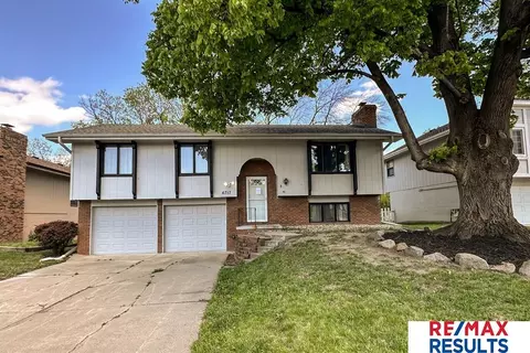 6717 S 75th St, Ralston, NE 68127
