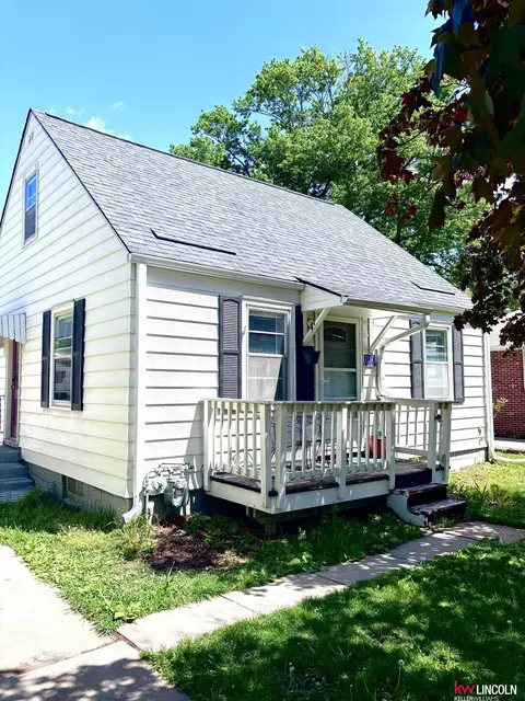 1130 Lake St, Lincoln, NE 68502