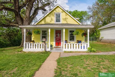 9424 N 30 St, Omaha, NE 68112
