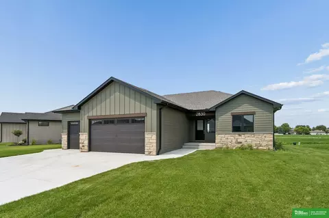 2830 Peterson Ave, Fremont, NE 68025