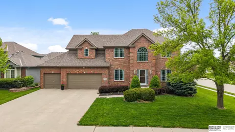 17252 Madison St, Omaha, NE 68135