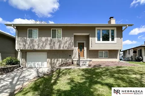 13856 V St, Omaha, NE 68137
