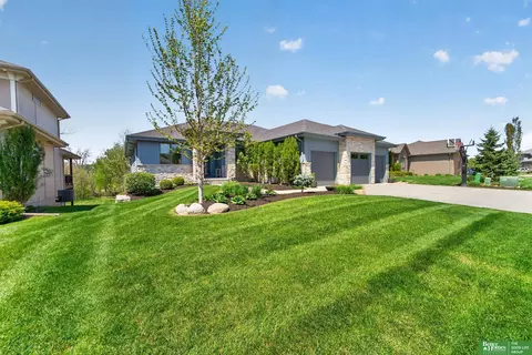 2402 N 179 St, Omaha, NE 68116