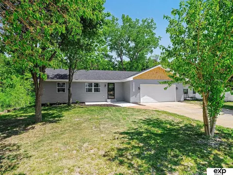 21011 Treasure Island Rd, Plattsmouth, NE 68048