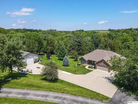 620 Rock Bluff Rd, Plattsmouth, NE 68048