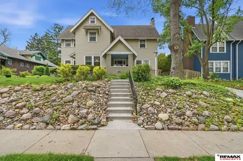 2741 Stratford Ave, Lincoln, NE 68502
