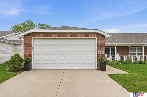 6505 Cascade Dr, Lincoln, NE 68504