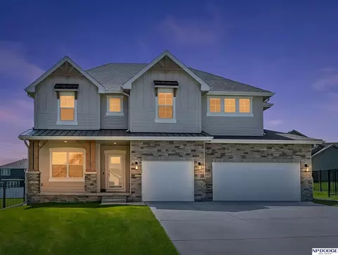 19055 Murifield Cir, Omaha, NE 68136