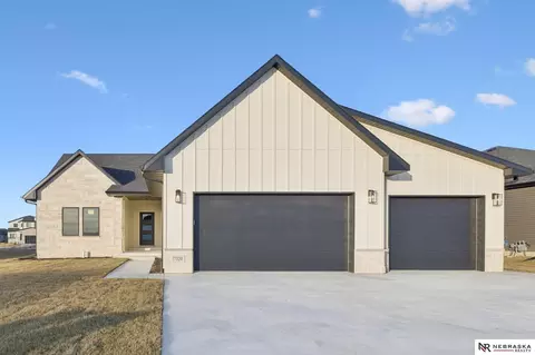 7320 Augustine Ave, Lincoln, NE 68516