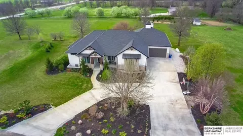 6341 Russell Emmett Ct, Papillion, NE 68133