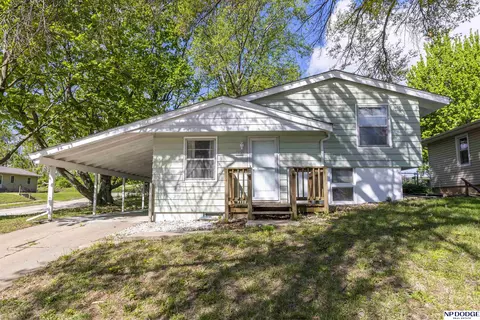 1016 Pleasant Dr, Plattsmouth, NE 68048