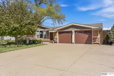 9906 Evans St, Omaha, NE 68134