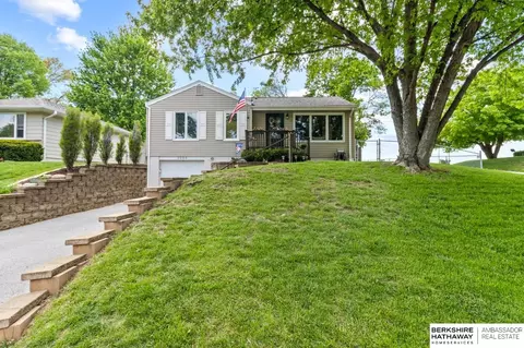 3254 S 77 Ave, Omaha, NE 68124