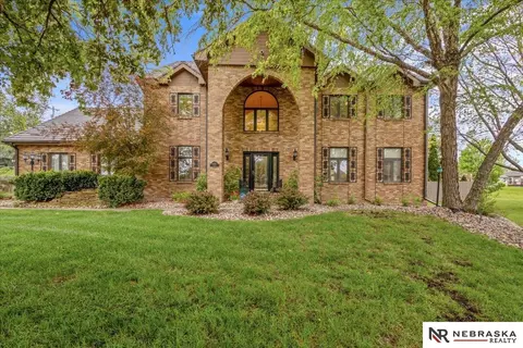 16767 J Cir, Omaha, NE 68135