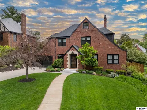 2027 N 55th St, Omaha, NE 68104