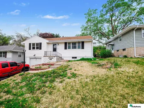 4618 N 55th St, Omaha, NE 68104