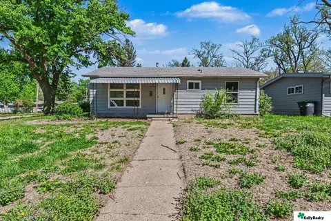 4440 Vernon Ave, Omaha, NE 68111