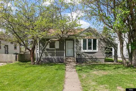 3208 8th Ave, Council Bluffs, IA 51501
